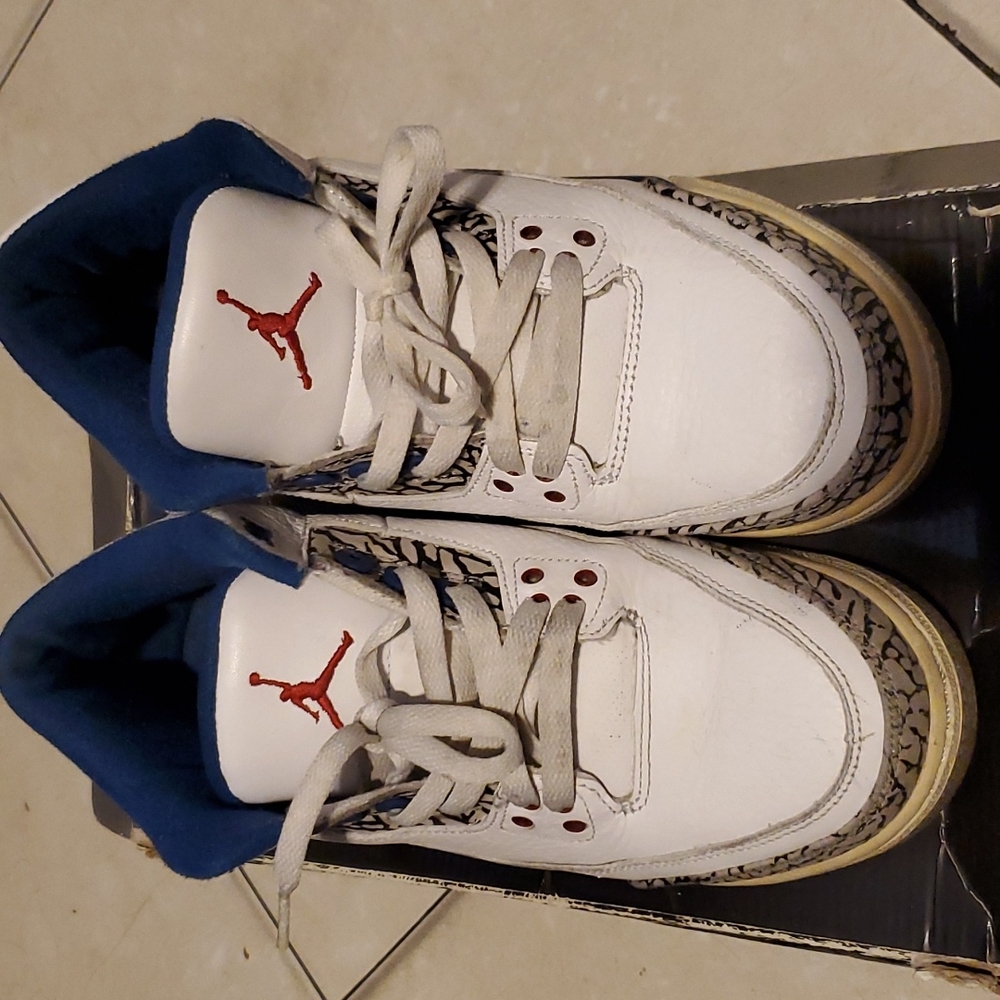 Jordan 3 Retro size 7y white blue and black